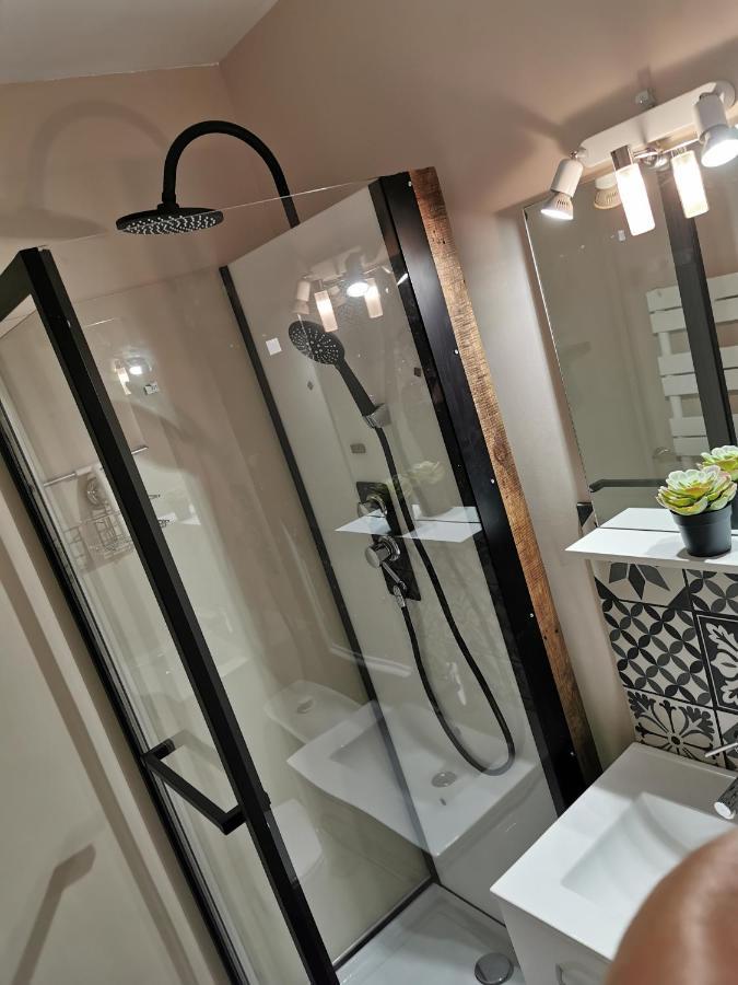Charmant Studio + Parking Apartman Orléans Kültér fotó